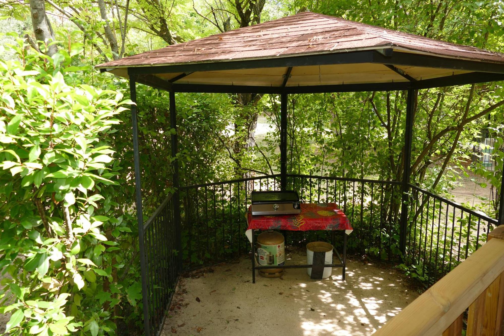 Camping Le Vieux Colombier Мустьє-Сент-Марі Екстер'єр фото